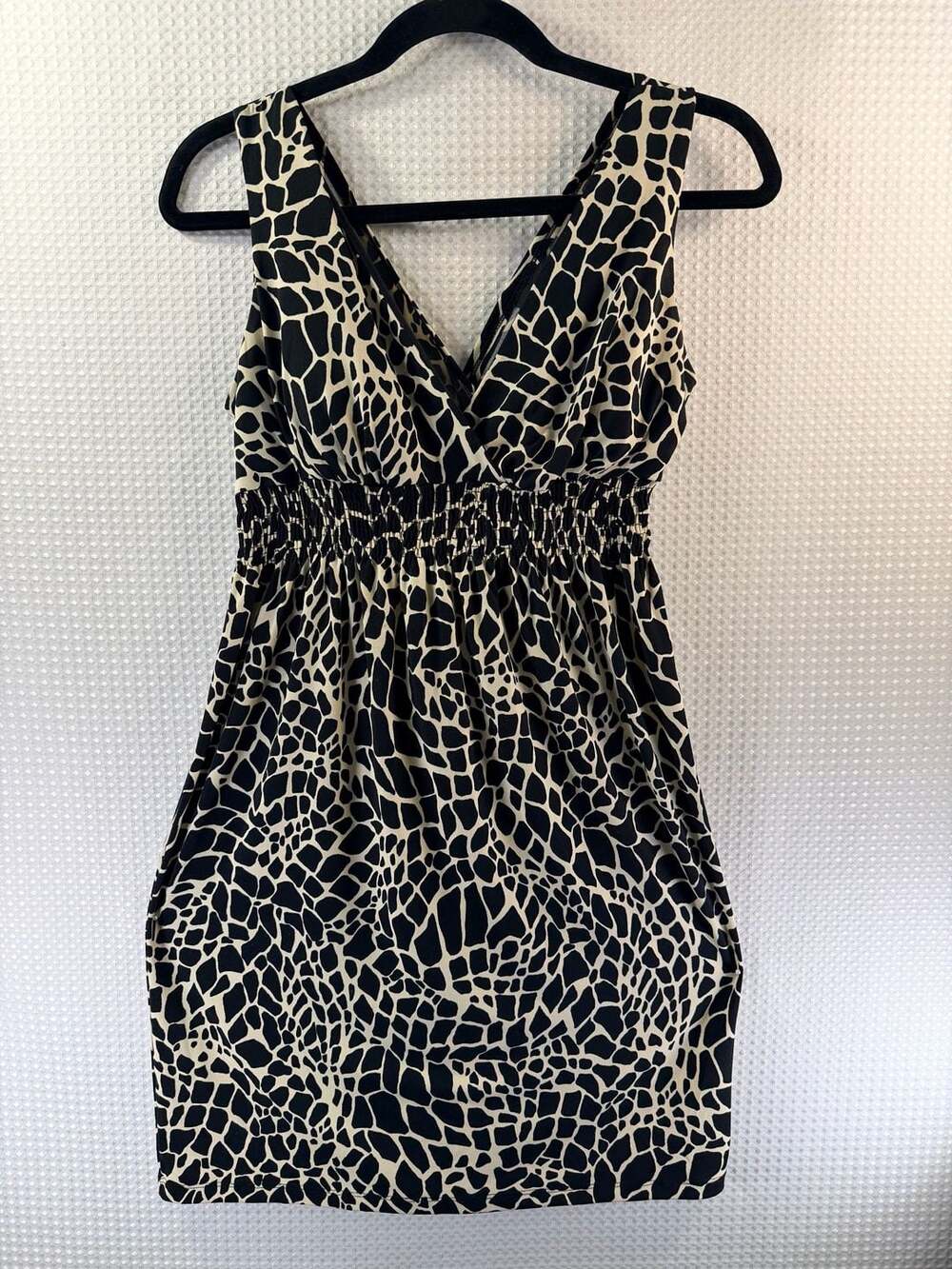 En Focus Petite Sleeveless V-Neck Giraffe Animal Print Smocked Waist Mini Dress - Picture 2 of 7